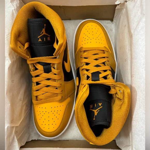 Women’s Air Jordan 1 Mid Chutney - Picture 2 of 2